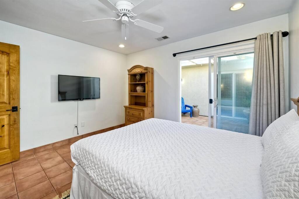 Great Group Retreat! Hacienda Decor, Spacious Floor Plan, Private Backyard Carlsbad Esterno foto