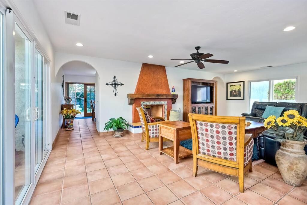 Great Group Retreat! Hacienda Decor, Spacious Floor Plan, Private Backyard Carlsbad Esterno foto