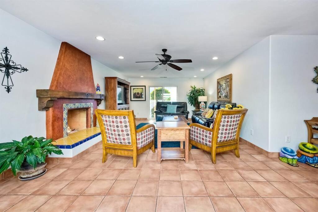 Great Group Retreat! Hacienda Decor, Spacious Floor Plan, Private Backyard Carlsbad Esterno foto