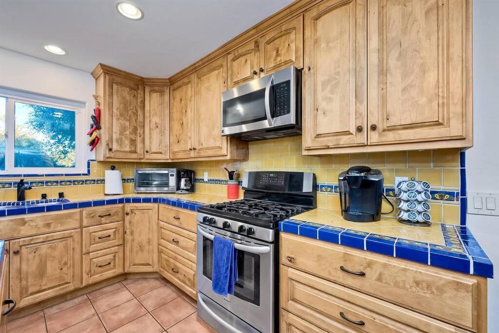 Great Group Retreat! Hacienda Decor, Spacious Floor Plan, Private Backyard Carlsbad Esterno foto