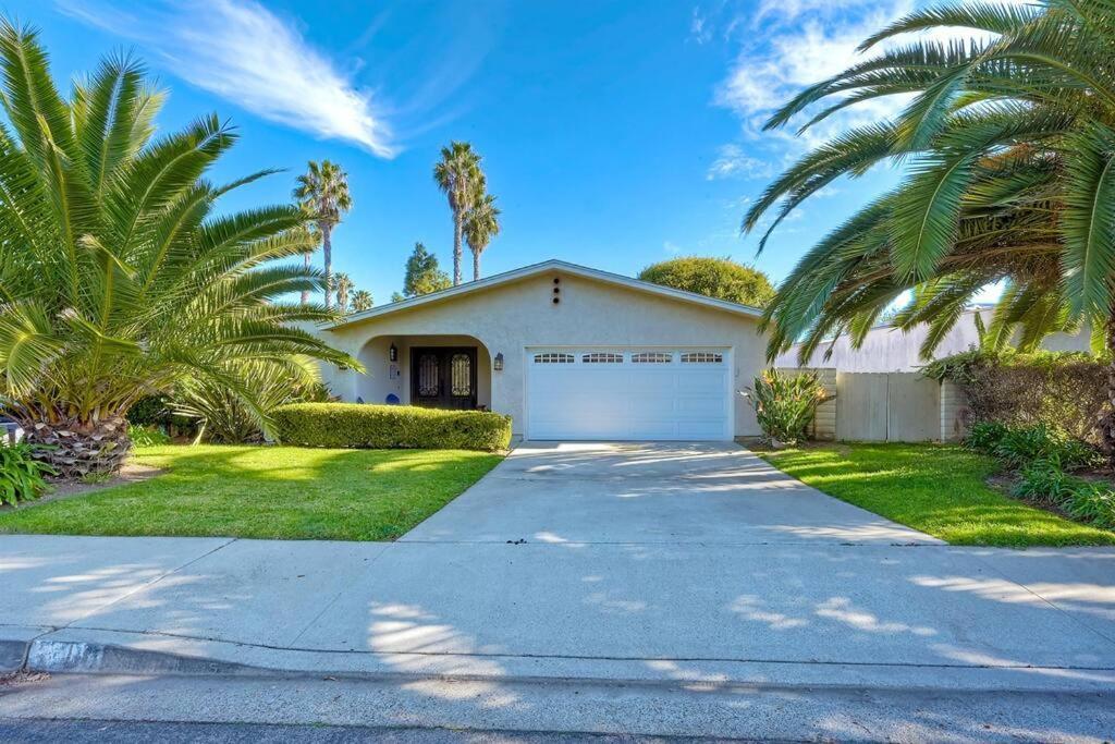 Great Group Retreat! Hacienda Decor, Spacious Floor Plan, Private Backyard Carlsbad Esterno foto