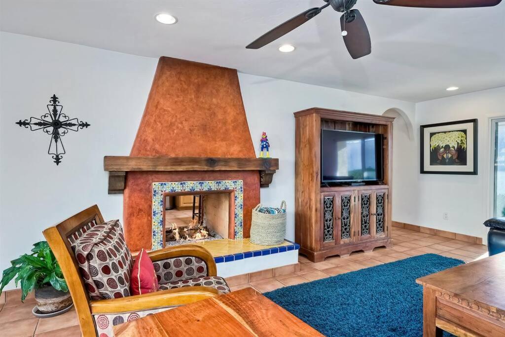 Great Group Retreat! Hacienda Decor, Spacious Floor Plan, Private Backyard Carlsbad Esterno foto